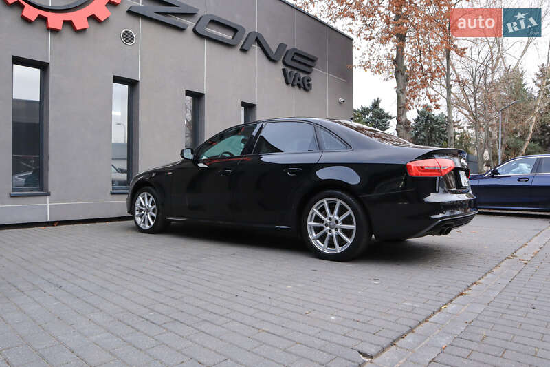 Седан Audi A4 2015 в Львове