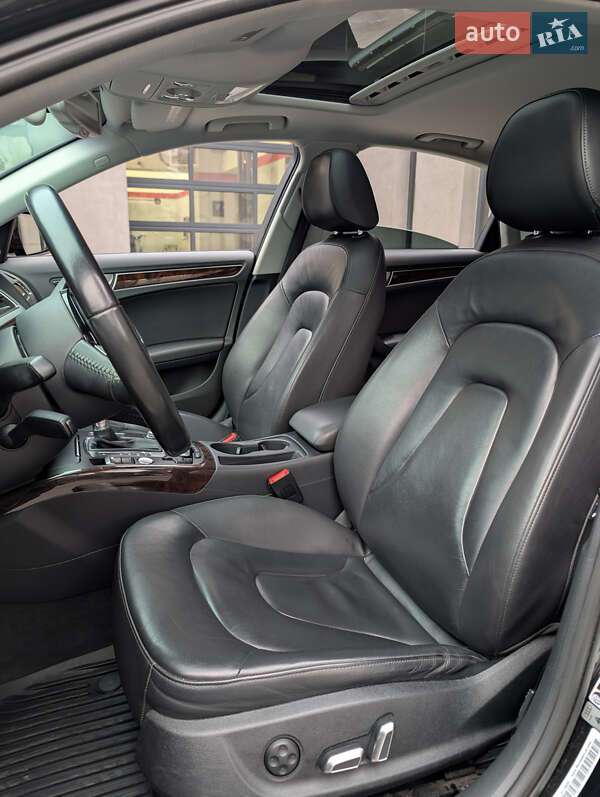 Седан Audi A4 2015 в Львове