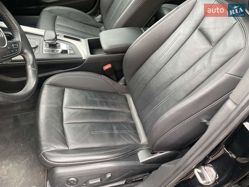 Седан Audi A4 2017 в Самборі