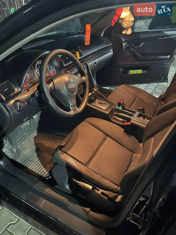 Седан Audi A4 2001 в Чернівцях