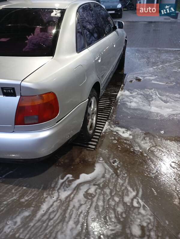 Седан Audi A4 1997 в Александрие фото 10 Седан Audi A4 1997 в Александрие