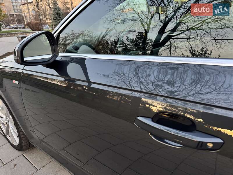 Седан Audi A4 2019 в Виннице