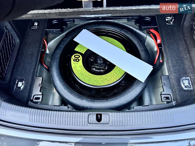 Седан Audi A4 2019 в Виннице