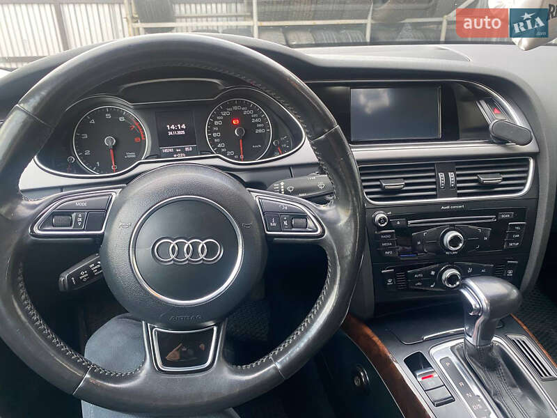 Седан Audi A4 2013 в Вараше