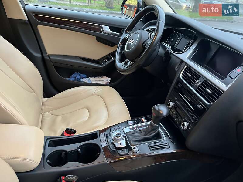 Седан Audi A4 2015 в Черкасах