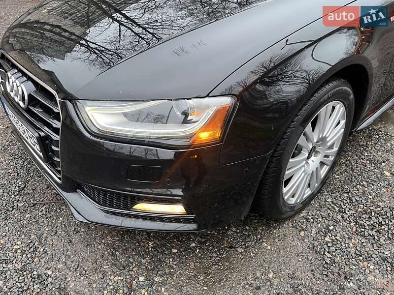 Седан Audi A4 2015 в Черкасах