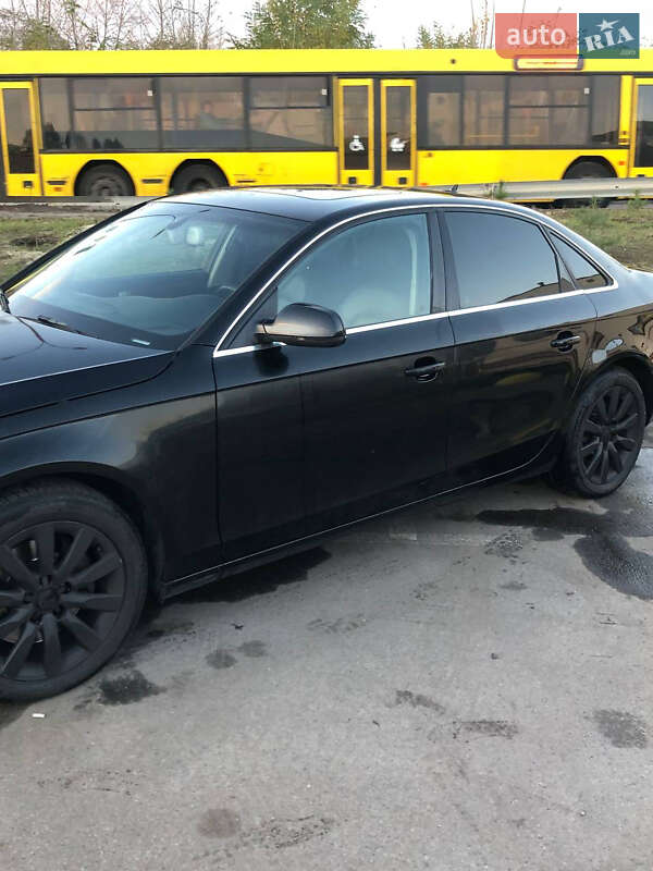 Седан Audi A4 2011 в Киеве