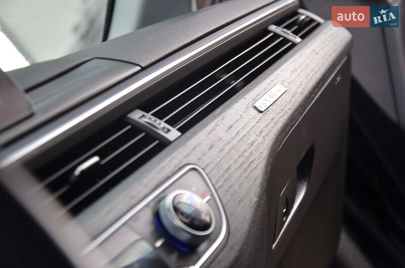 Седан Audi A4 2017 в Дрогобыче