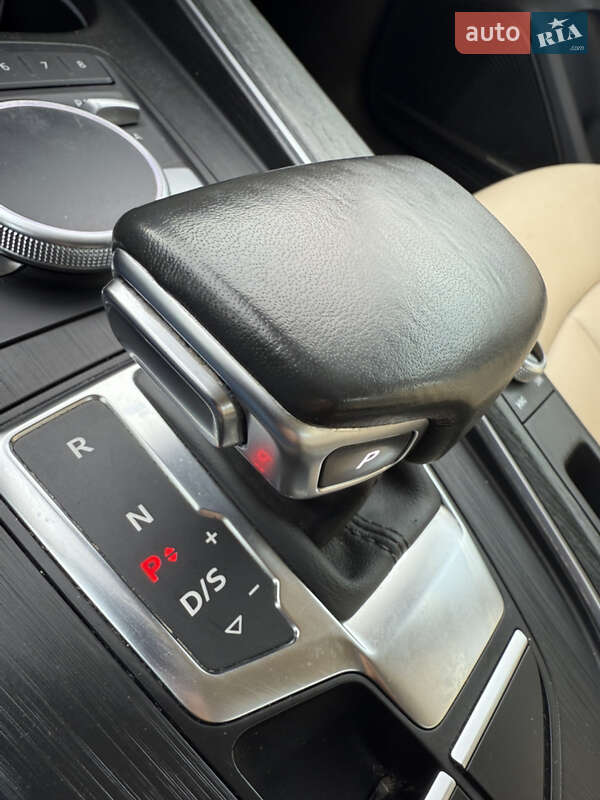 Седан Audi A4 2017 в Киеве