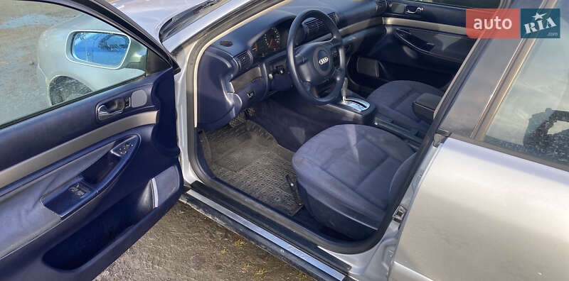 Седан Audi A4 1999 в Львові