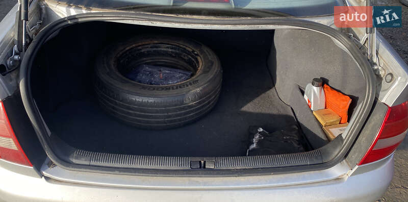 Седан Audi A4 1999 в Львові