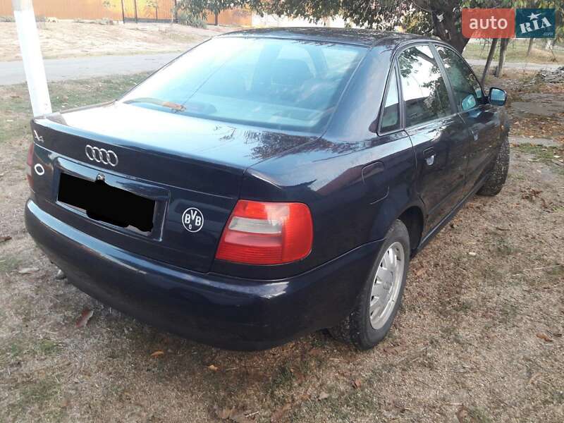 Седан Audi A4 1999 в Измаиле