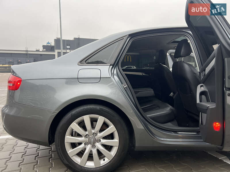 Седан Audi A4 2013 в Києві