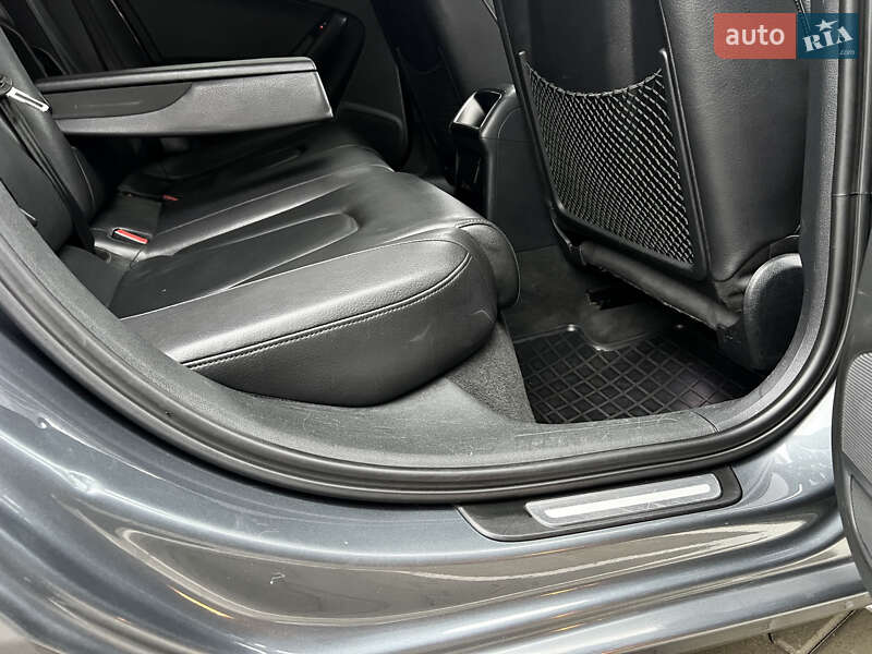 Седан Audi A4 2013 в Києві