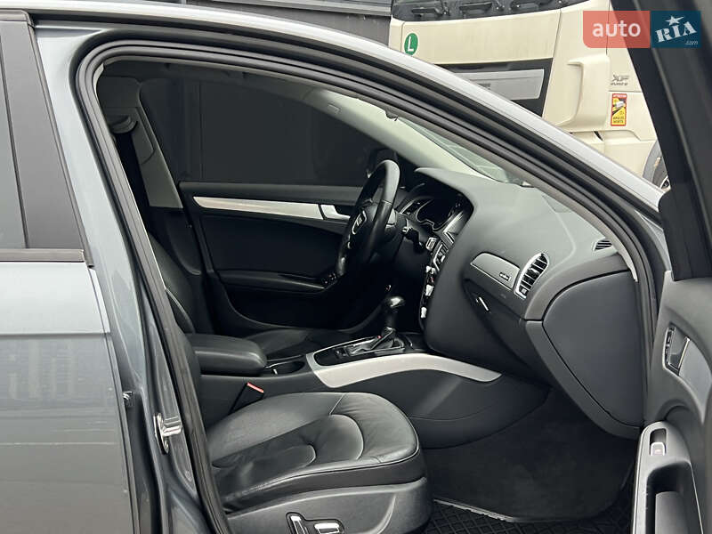 Седан Audi A4 2013 в Києві