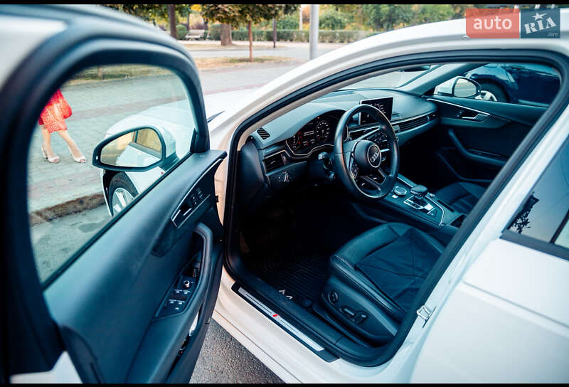 Седан Audi A4 2018 в Харкові