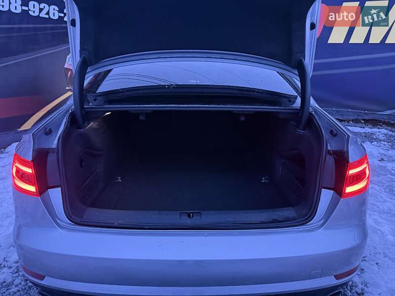 Седан Audi A4 2016 в Стрию
