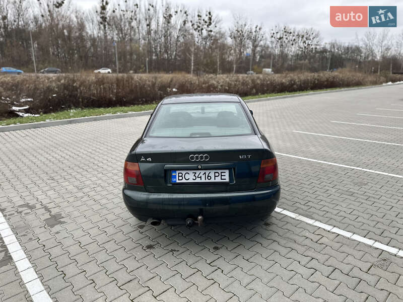 Седан Audi A4 1996 в Львове