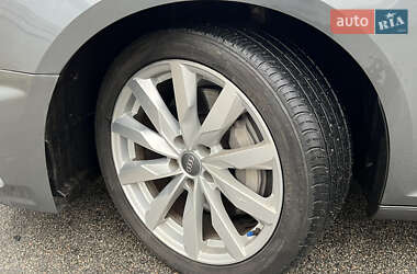 Седан Audi A4 2016 в Киеве