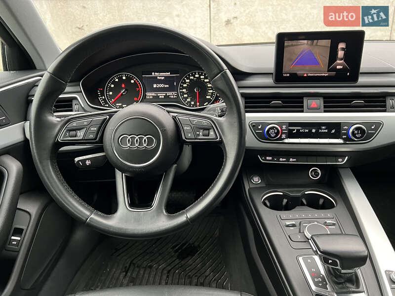 Седан Audi A4 2016 в Киеве