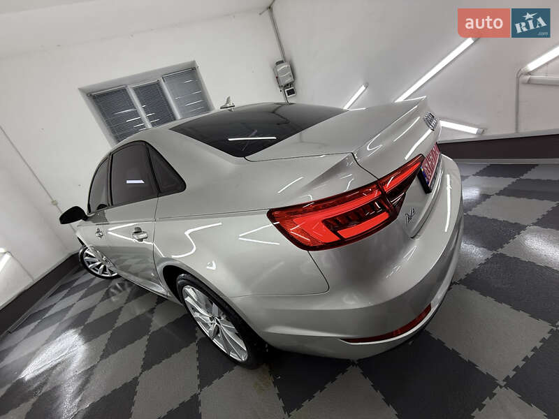 Седан Audi A4 2017 в Трускавці