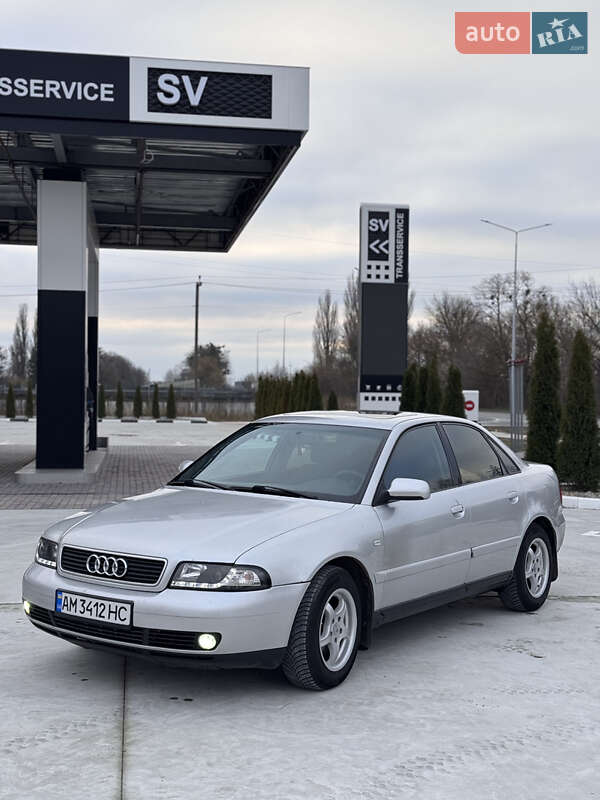 Седан Audi A4 1999 в Звягелі