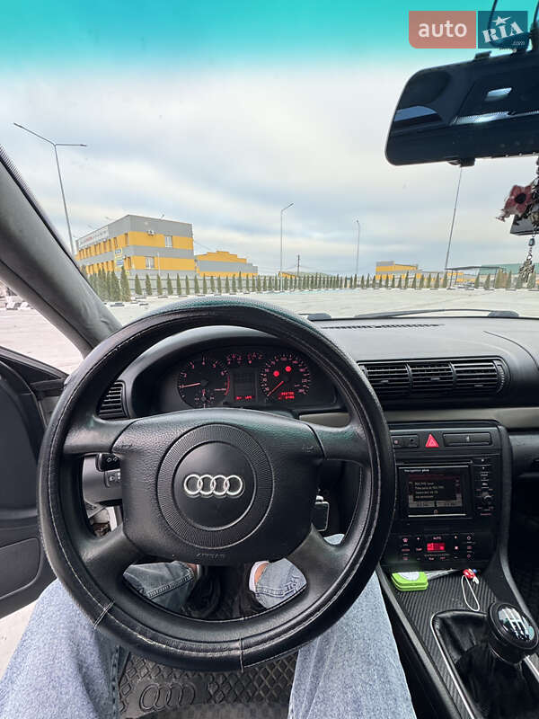 Седан Audi A4 1999 в Звягелі