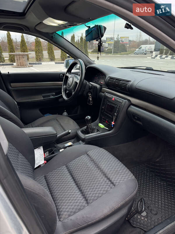 Седан Audi A4 1999 в Звягелі