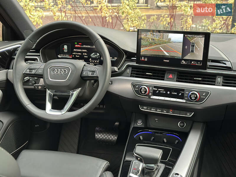 Седан Audi A4 2023 в Киеве