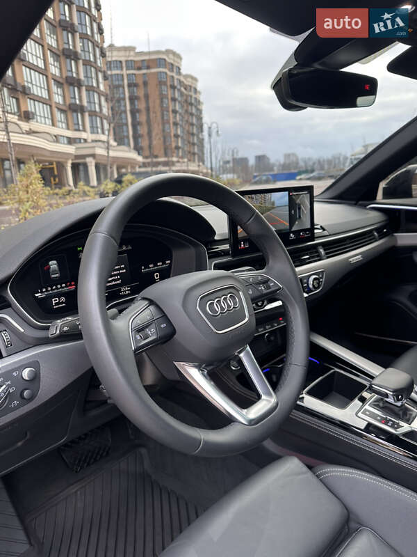 Седан Audi A4 2023 в Киеве