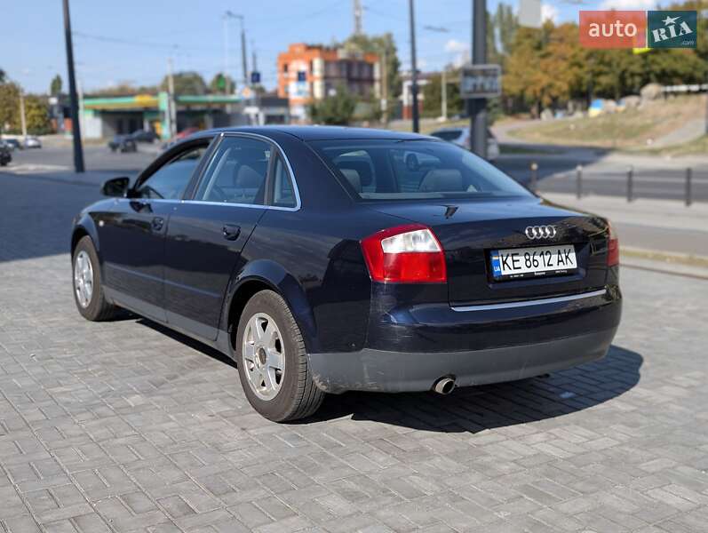 Седан Audi A4 2002 в Дніпрі