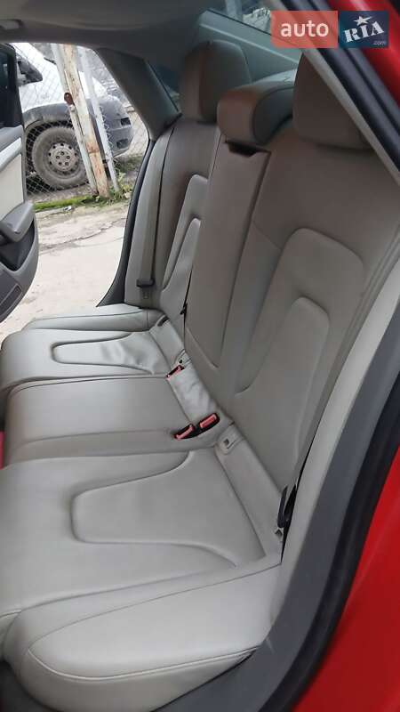 Седан Audi A4 2012 в Тернополе