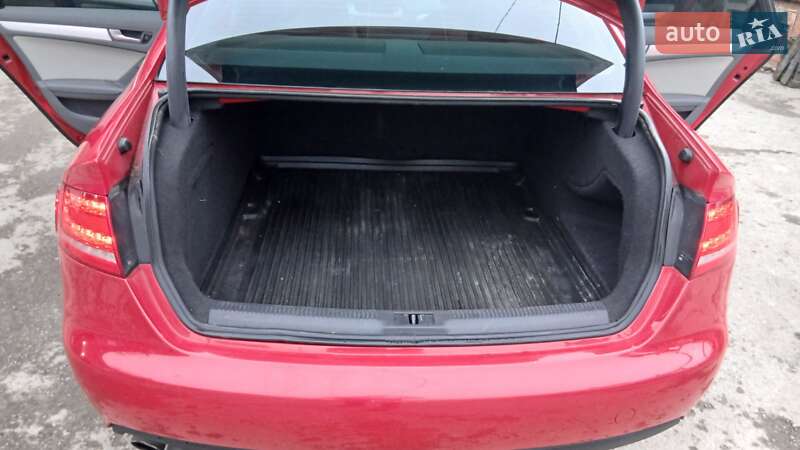 Седан Audi A4 2012 в Тернополе