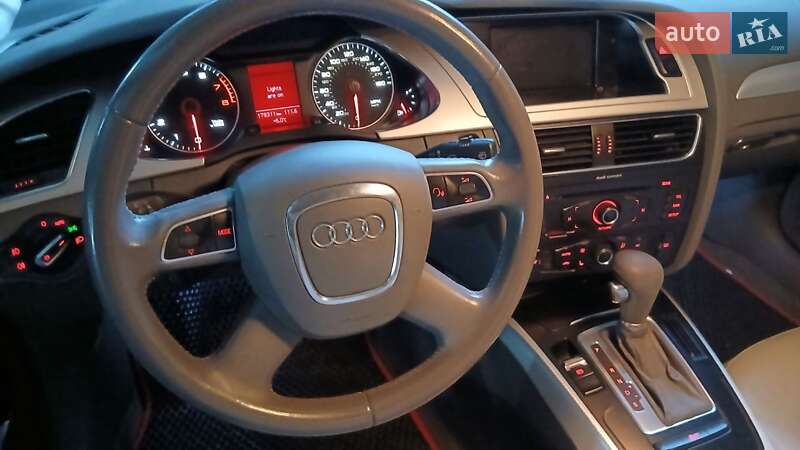 Седан Audi A4 2012 в Тернополе