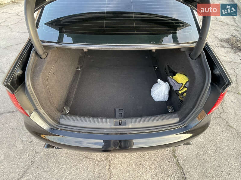 Седан Audi A4 2010 в Каменском