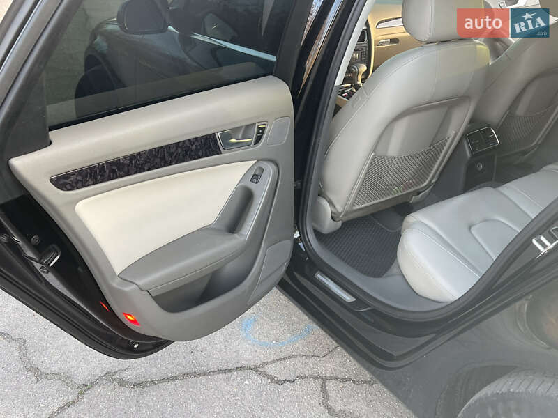 Седан Audi A4 2010 в Каменском