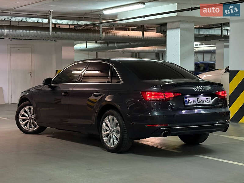 Седан Audi A4 2016 в Дніпрі