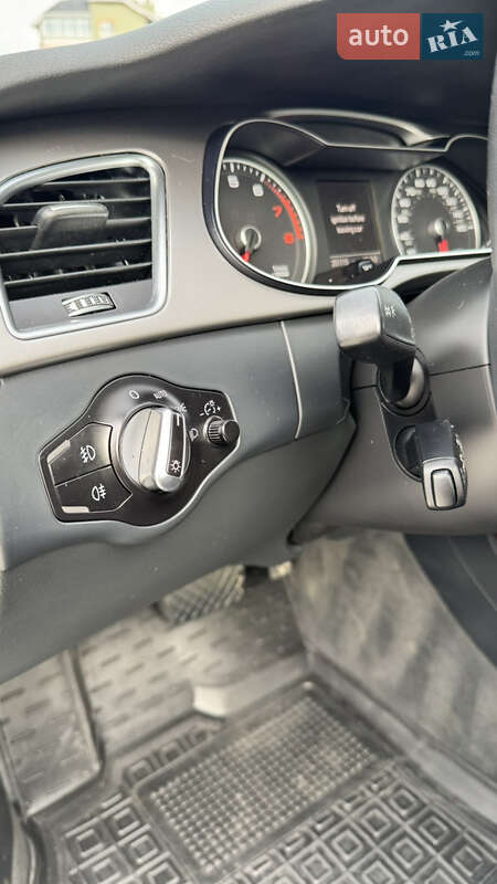 Седан Audi A4 2014 в Киеве