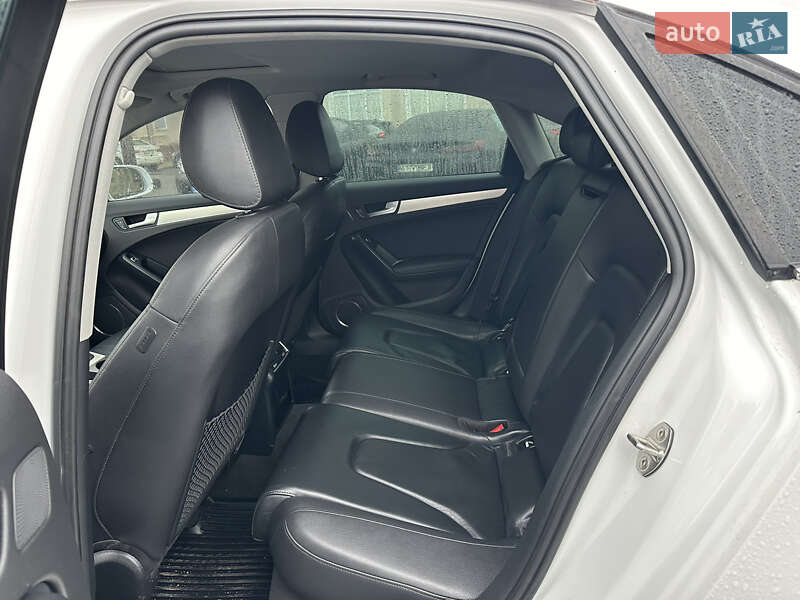 Седан Audi A4 2015 в Виннице
