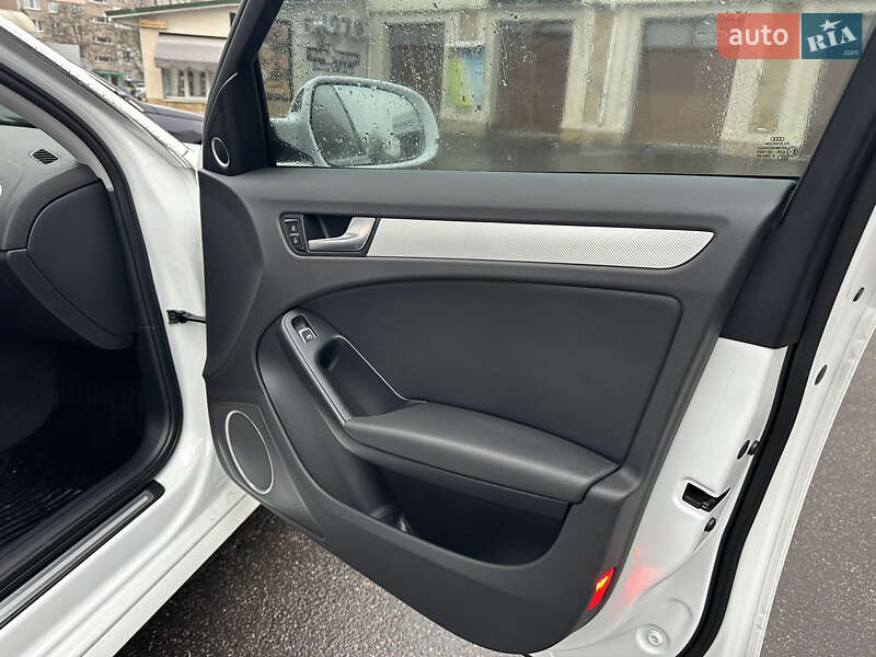 Седан Audi A4 2015 в Виннице