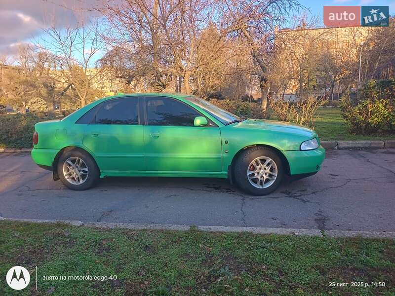 Седан Audi A4 1997 в Никополе