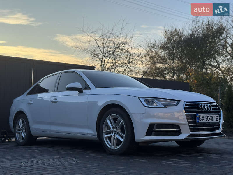 Седан Audi A4 2016 в Хмельницком