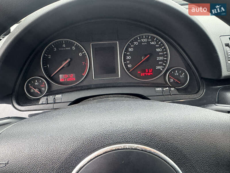 Седан Audi A4 2001 в Рівному