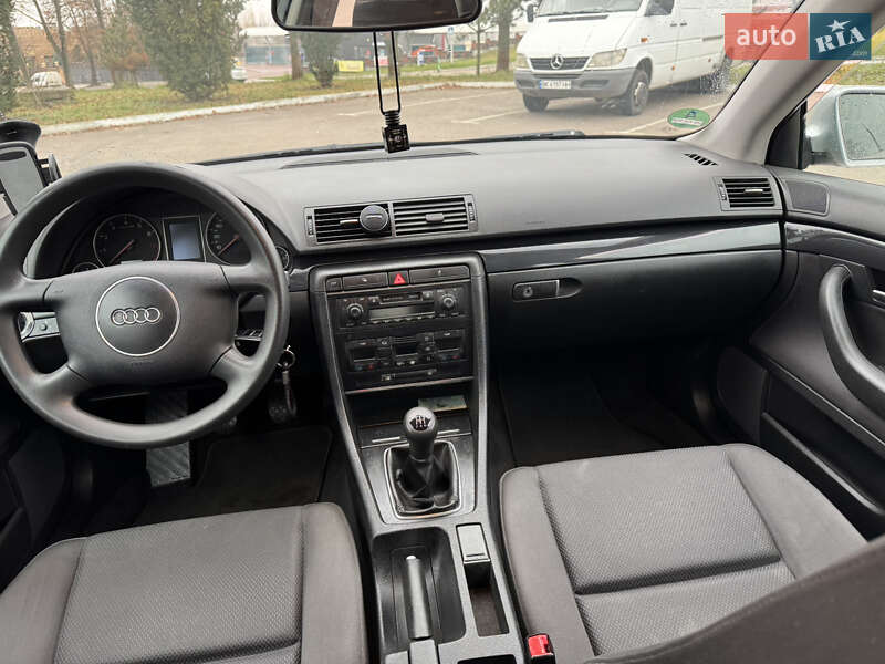 Седан Audi A4 2001 в Рівному