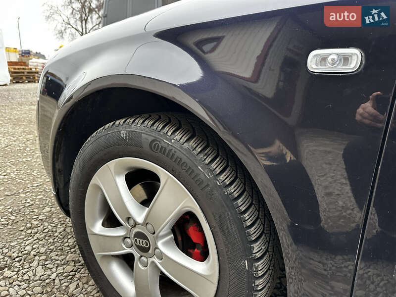 Седан Audi A4 2001 в Снятине