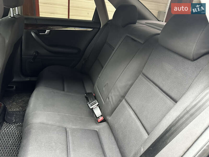 Седан Audi A4 2001 в Снятине