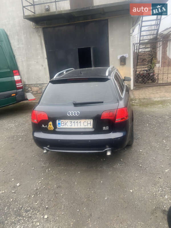 Седан Audi A4 2005 в Корце