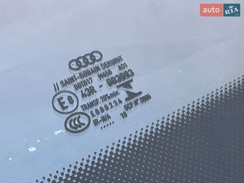 Седан Audi A4 2018 в Мукачево