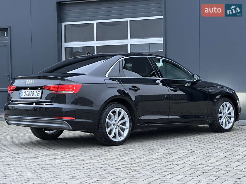 Седан Audi A4 2018 в Мукачево
