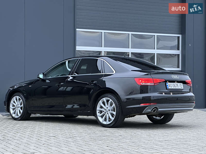 Седан Audi A4 2018 в Мукачево